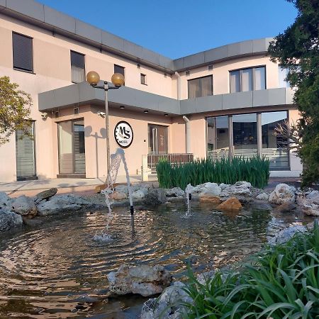 Motel Ms Srpski Itebej 외부 사진